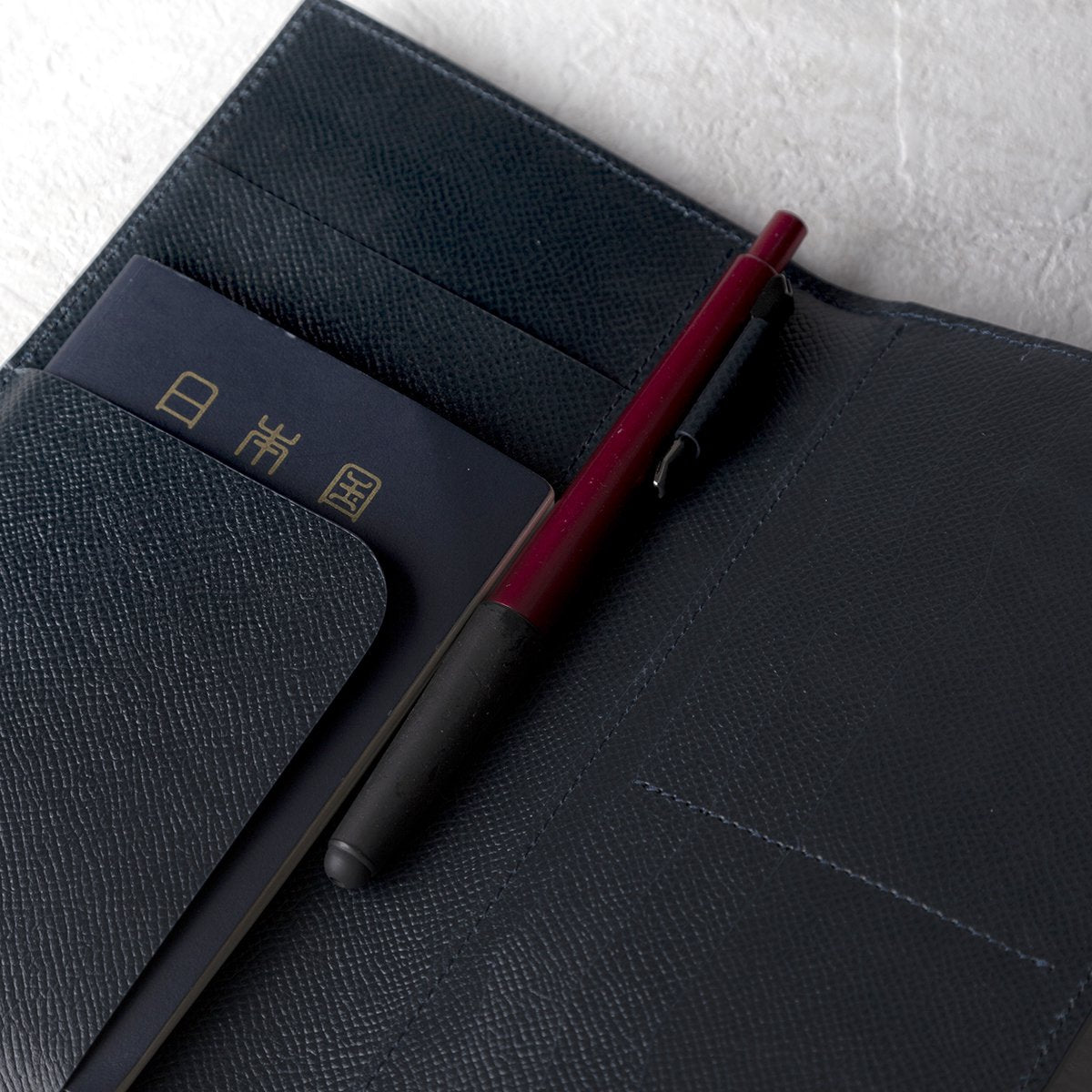 パスポートケース 型押カーフ ノブレッサ 【日本製 本革】