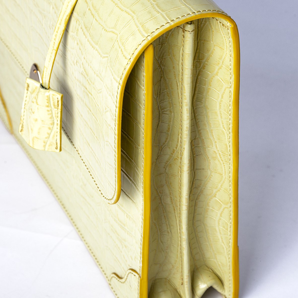 ブリーフケース